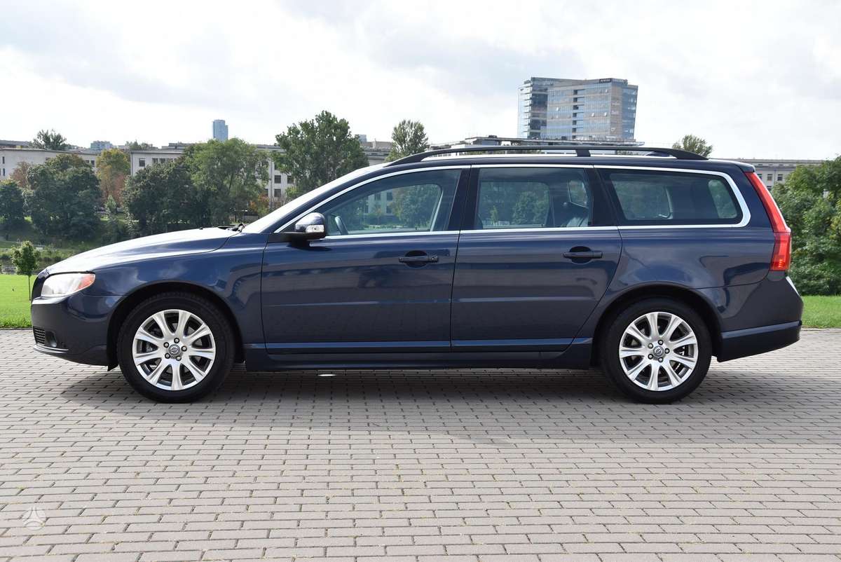 Volvo V70 2010 — engine 2400 cm³, 175 HP (129kW)