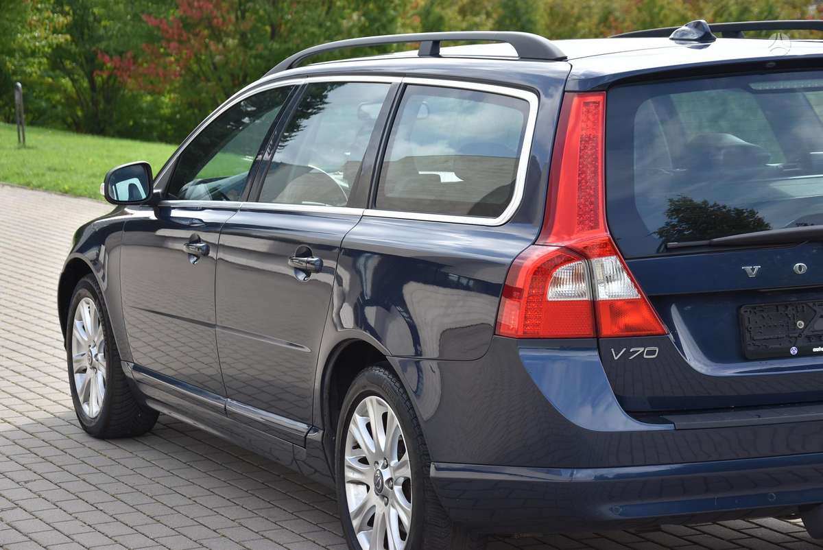 Volvo V70 2010 — photo 6
