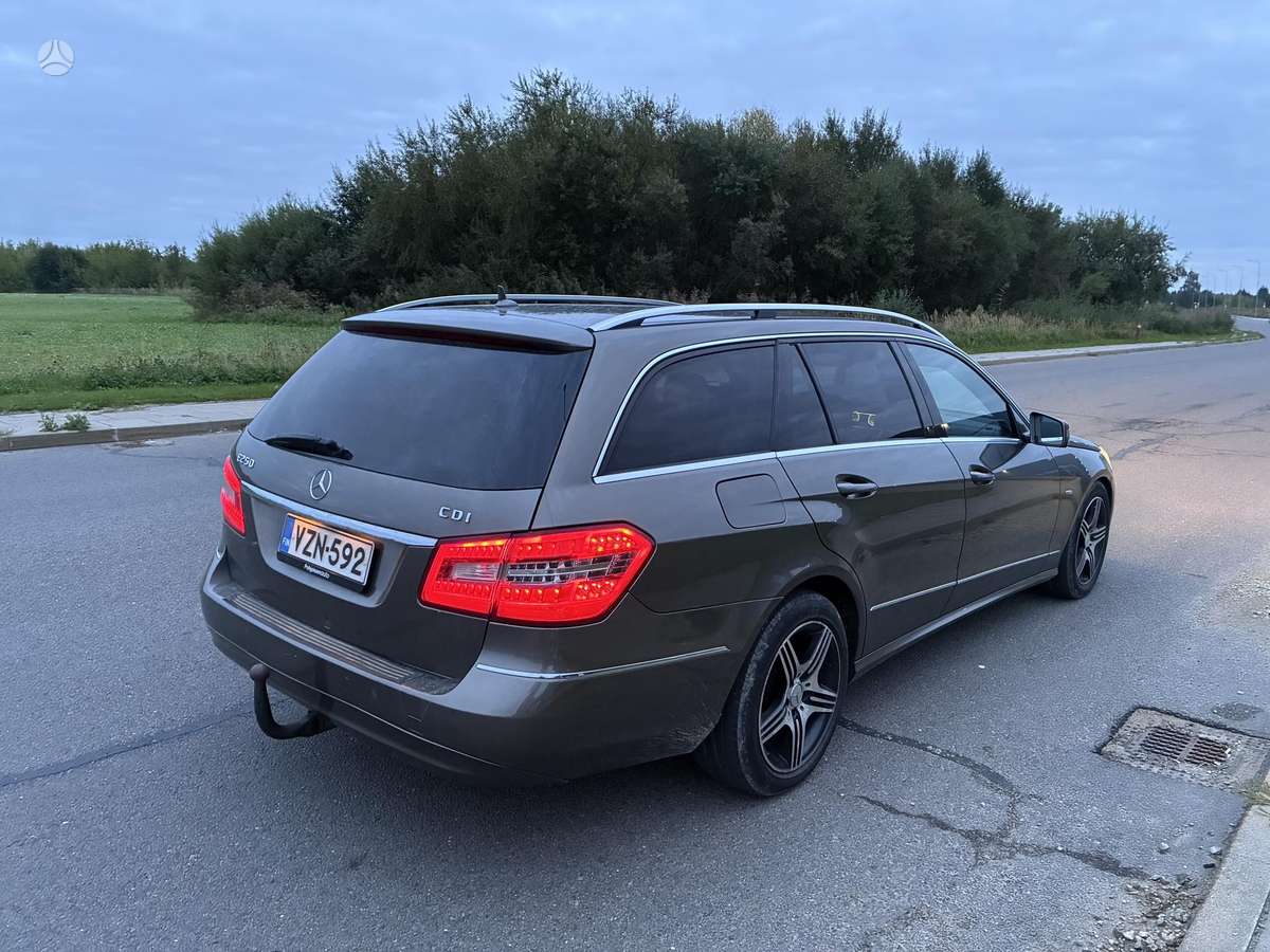 Mercedes-Benz E250 2010 — engine 2143 cm³, 204 HP (150kW)