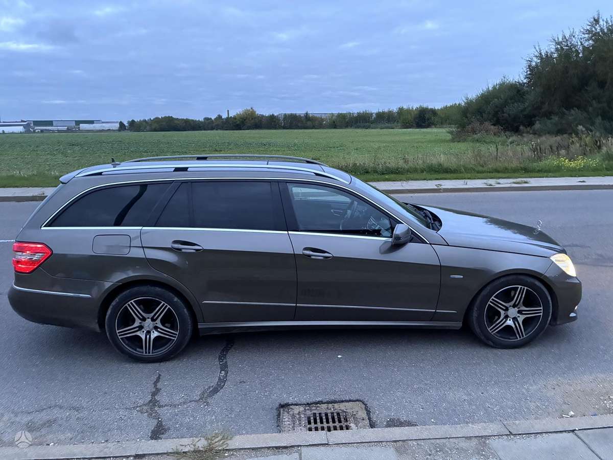 Mercedes-Benz E250 2010 — photo 5