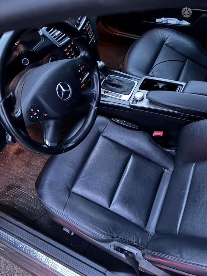 Mercedes-Benz E250 2010 — photo 7
