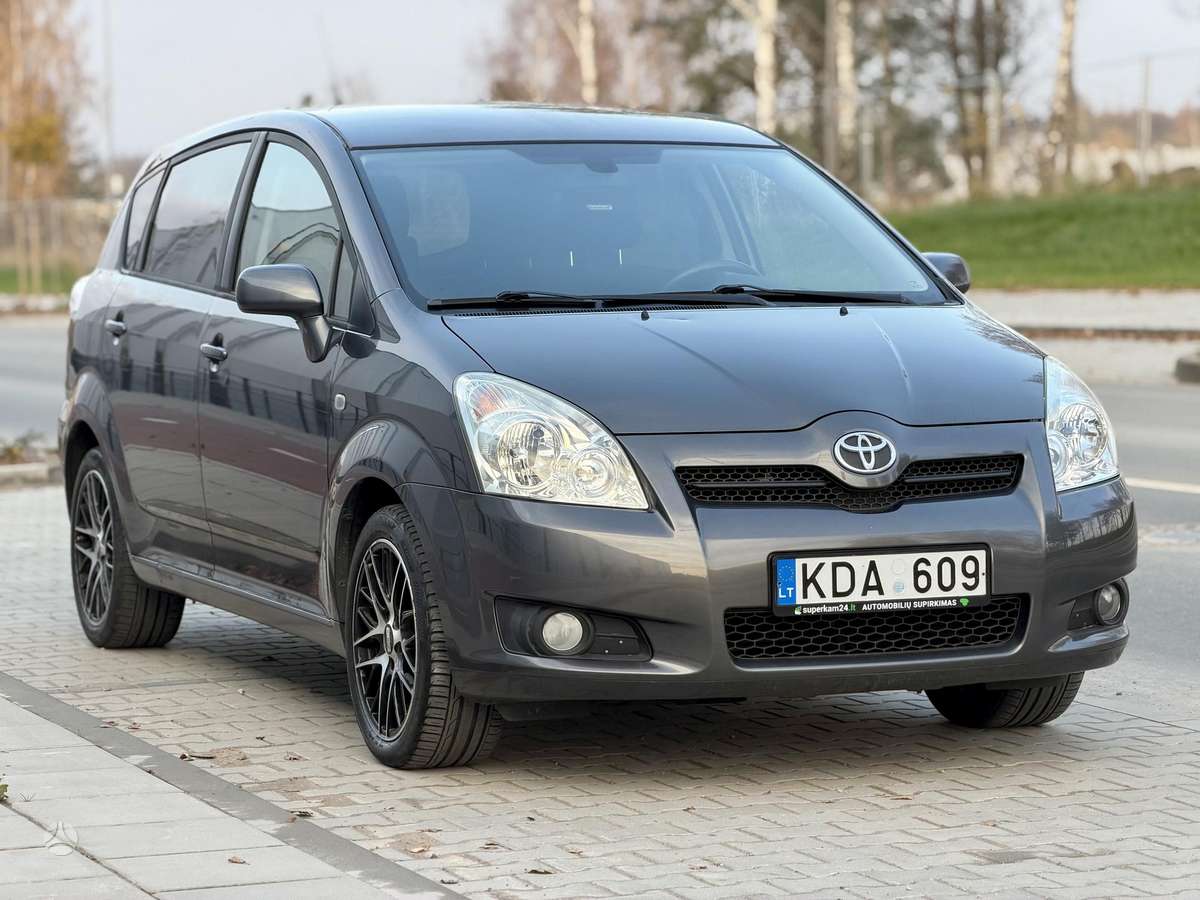 Toyota Corolla 2008 — rear view