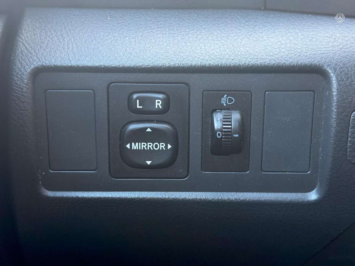 Toyota Corolla 2008 — photo 21