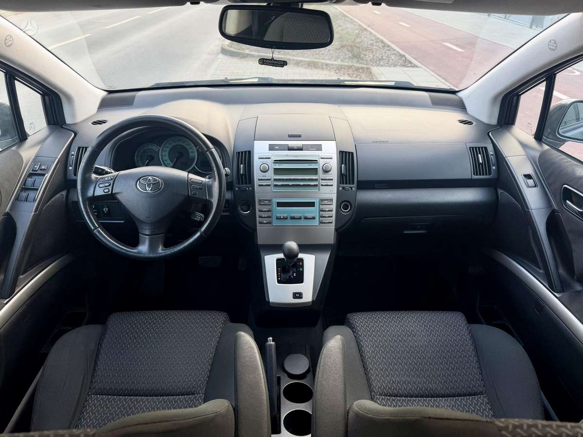 Toyota Corolla 2008 — photo 9