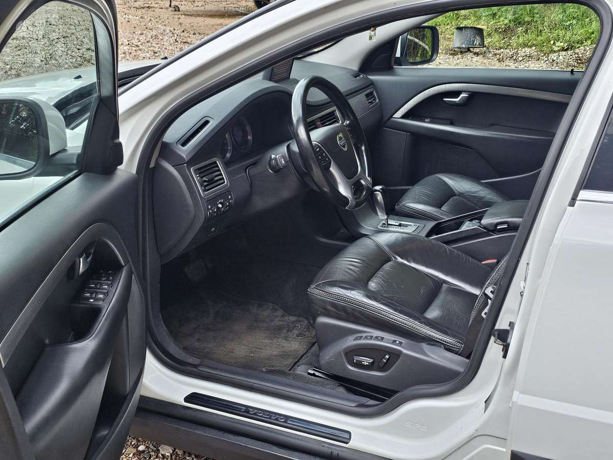 Volvo XC70 2009 — photo 11