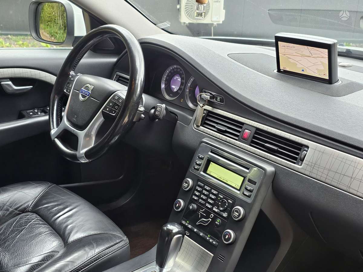 Volvo XC70 2009 — photo 13