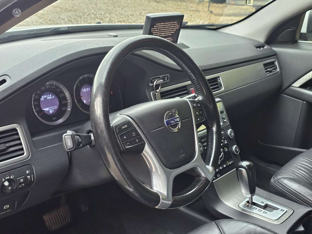 Volvo XC70 2009 — photo 14