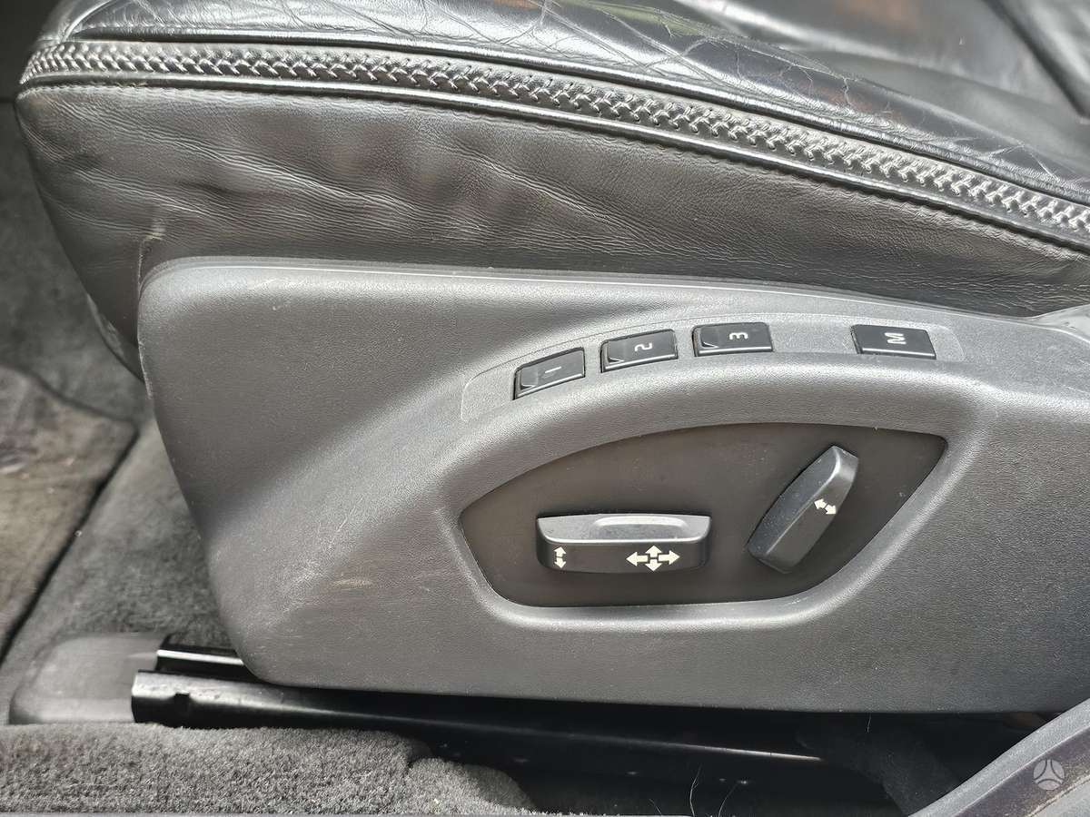 Volvo XC70 2009 — photo 18