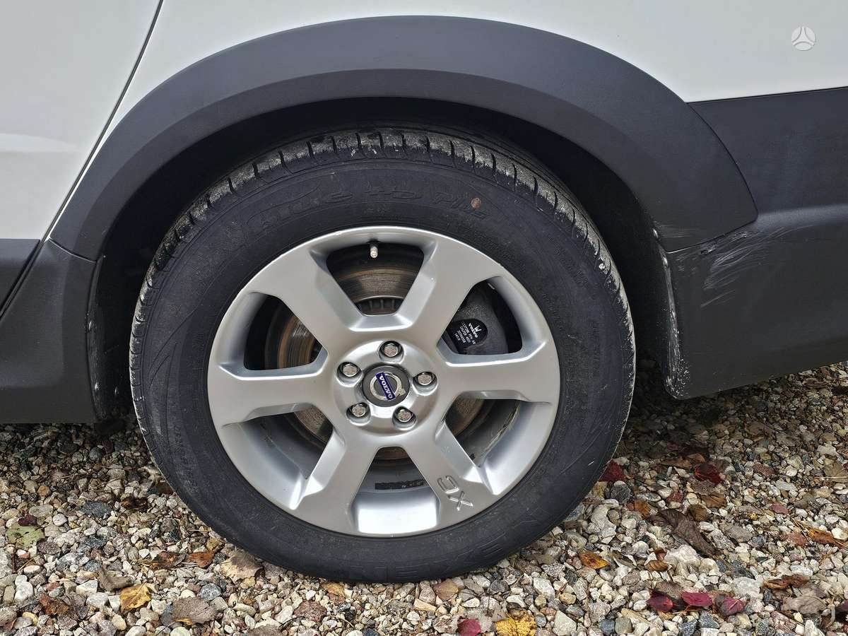 Volvo XC70 2009 — photo 28