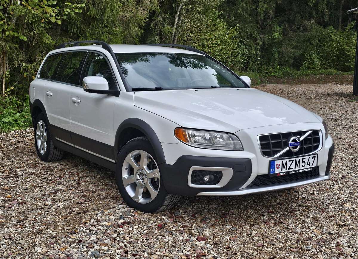 Volvo XC70 2009 — interior