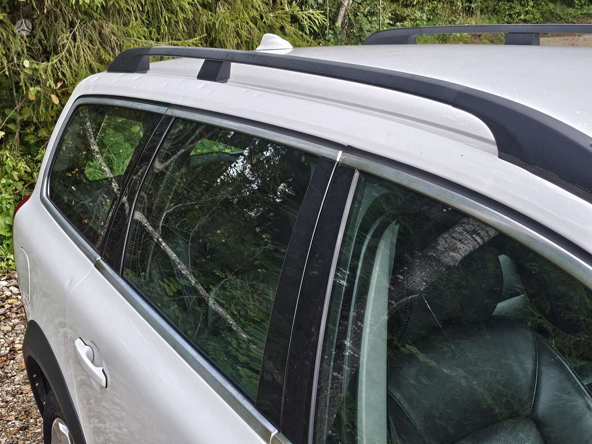 Volvo XC70 2009 — photo 31