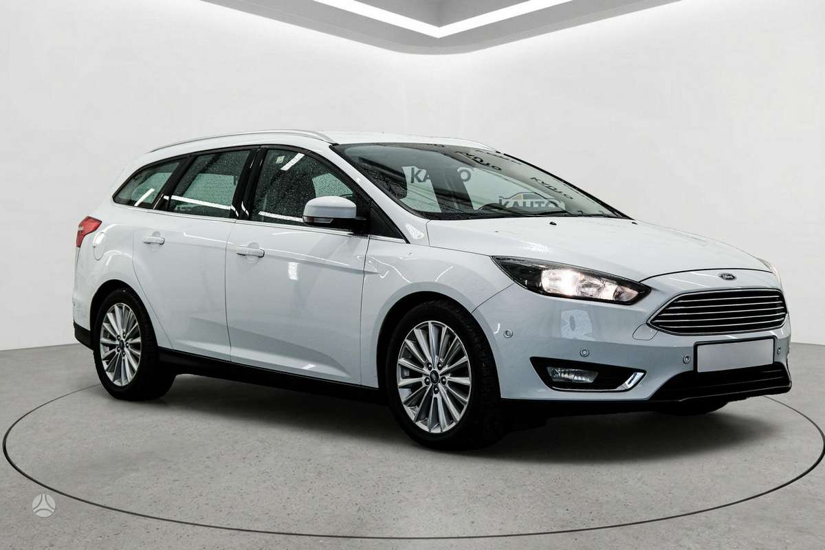 Ford Focus 2015 — вигляд ззаду