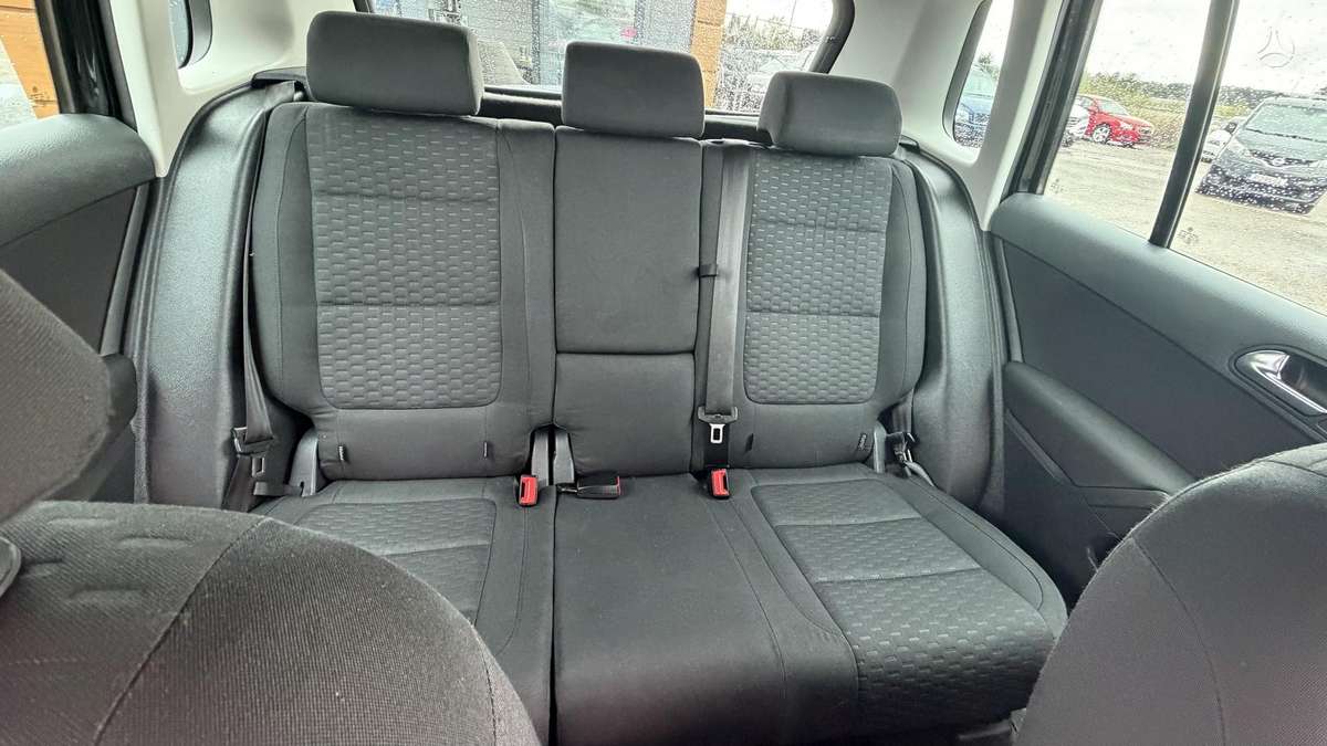 Volkswagen Tiguan 2009 — photo 16