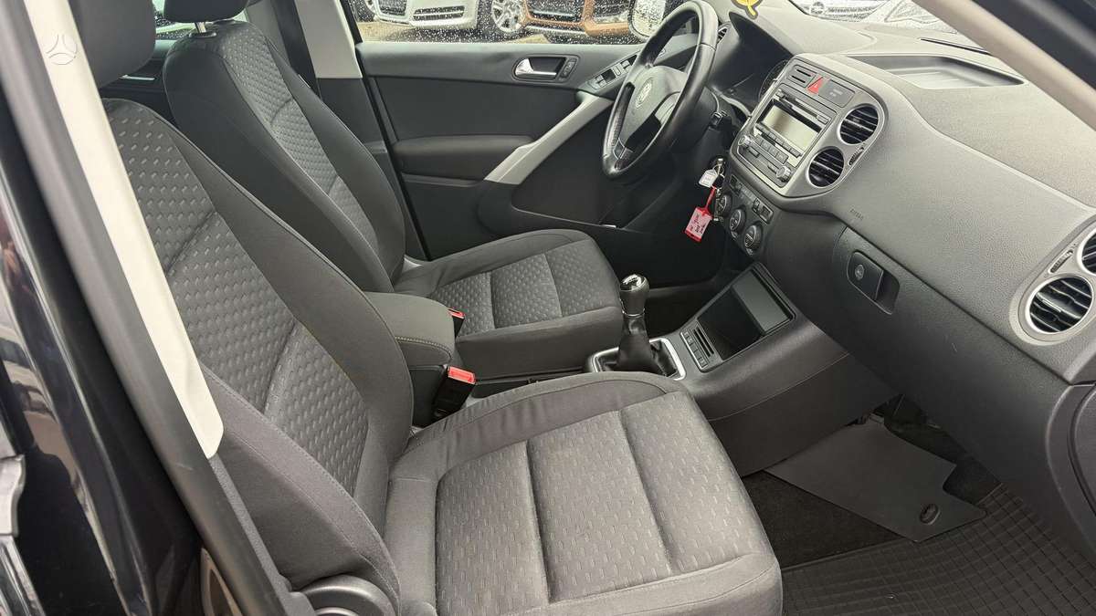 Volkswagen Tiguan 2009 — photo 18