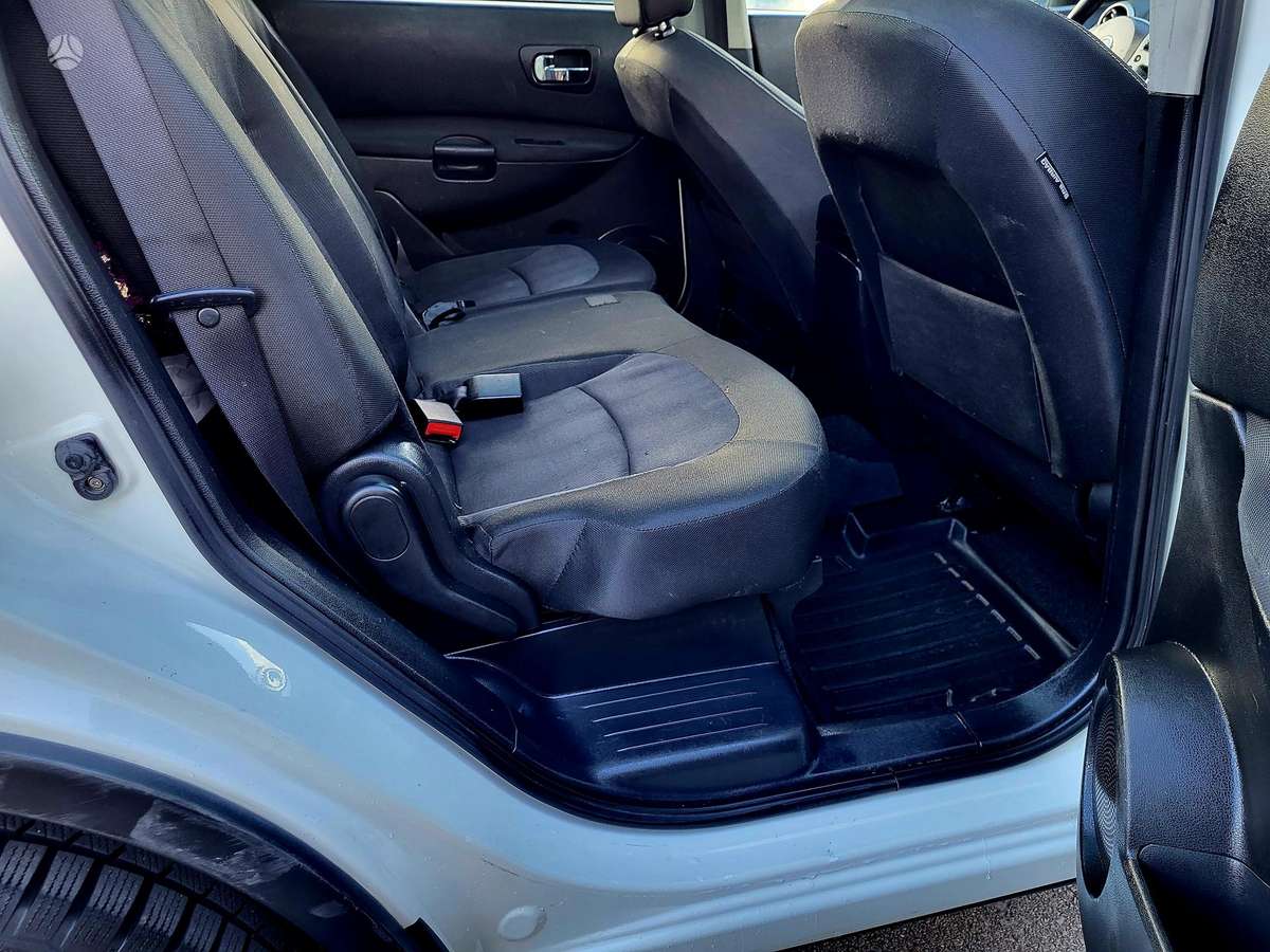 Nissan Qashqai+2 2010 — photo 18