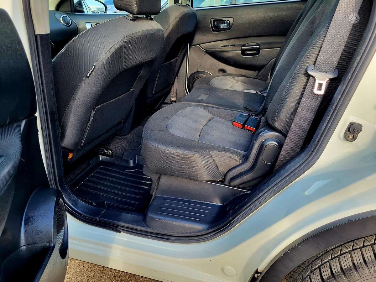 Nissan Qashqai+2 2010 — photo 19