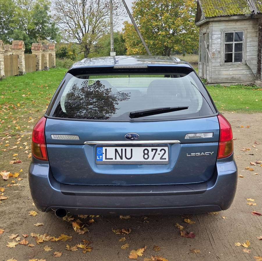 Subaru Legacy 2004 — photo 10