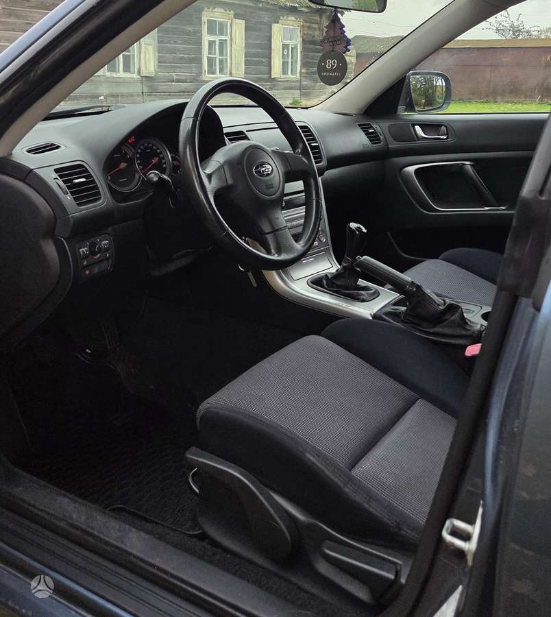 Subaru Legacy 2004 — photo 11
