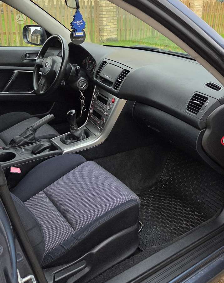 Subaru Legacy 2004 — photo 12