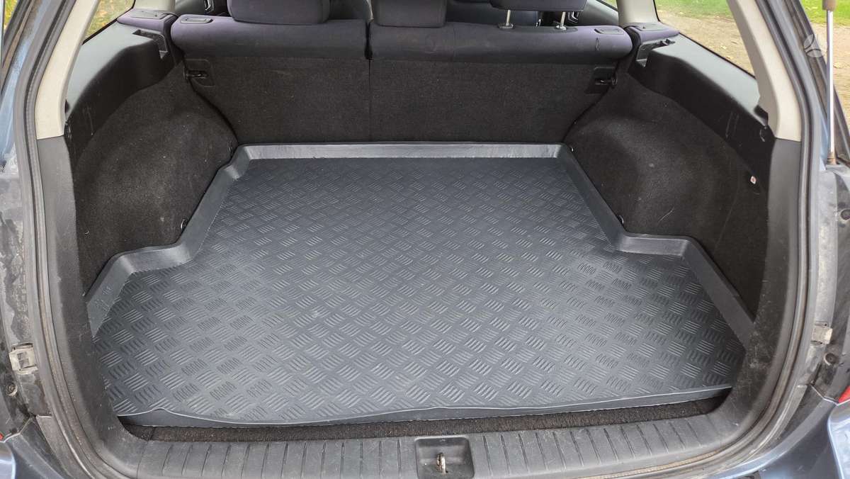 Subaru Legacy 2004 — photo 18