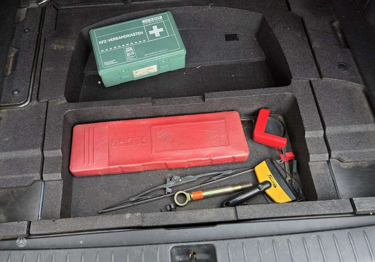 Subaru Legacy 2004 — photo 19