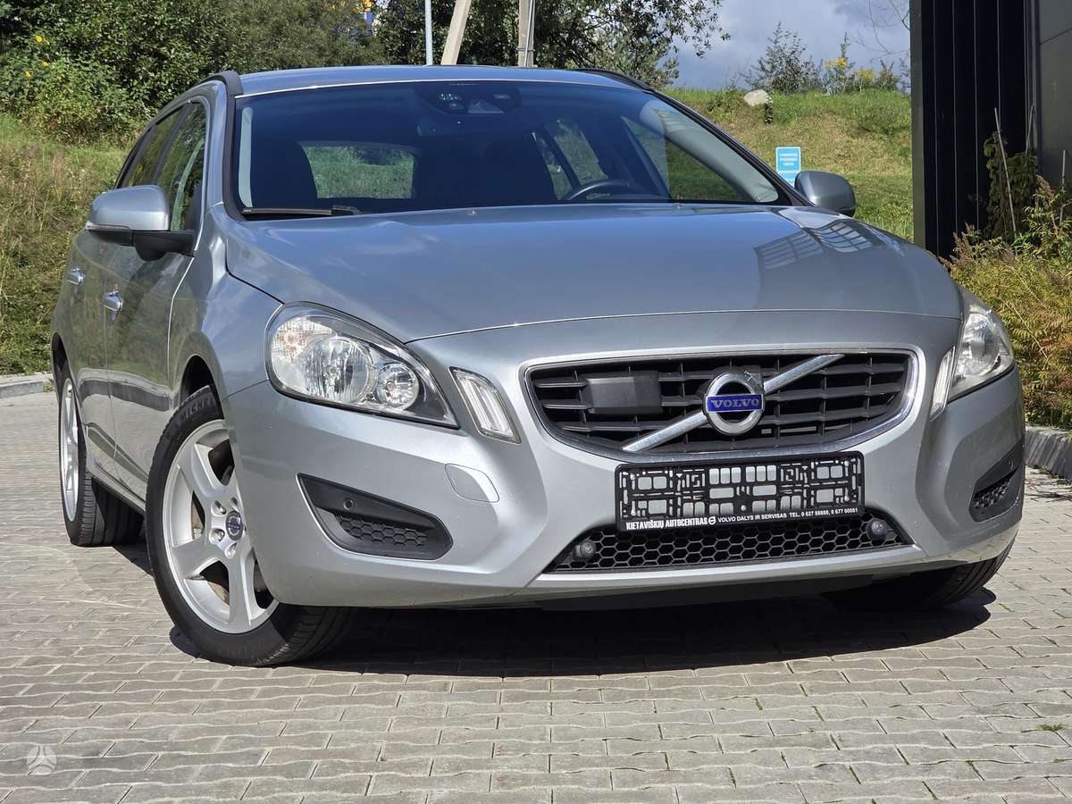 Volvo V60 2011 — вигляд ззаду