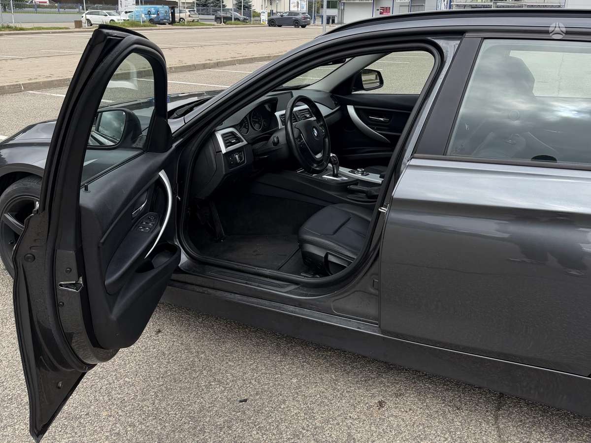 BMW 318 2013 — photo 11