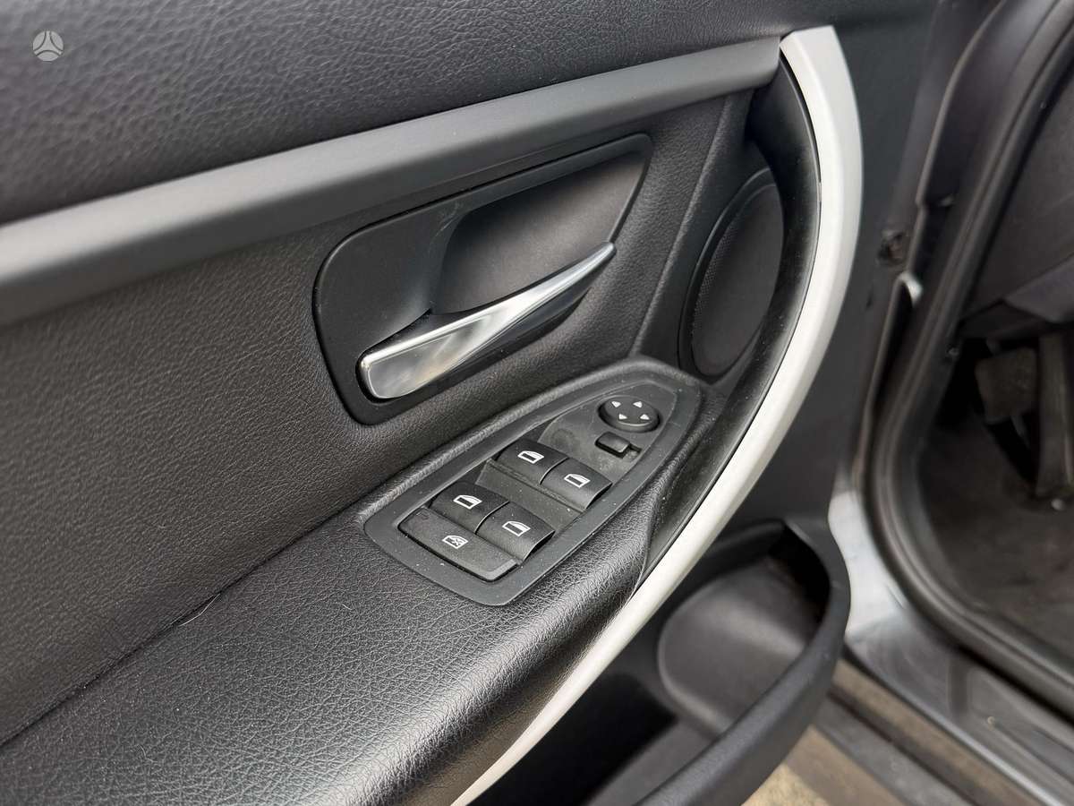 BMW 318 2013 — photo 21