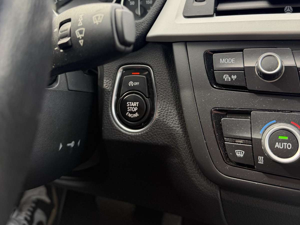 BMW 318 2013 — photo 23