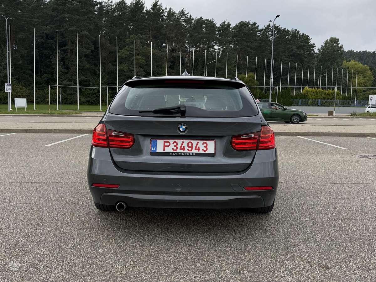 BMW 318 2013 — photo 8