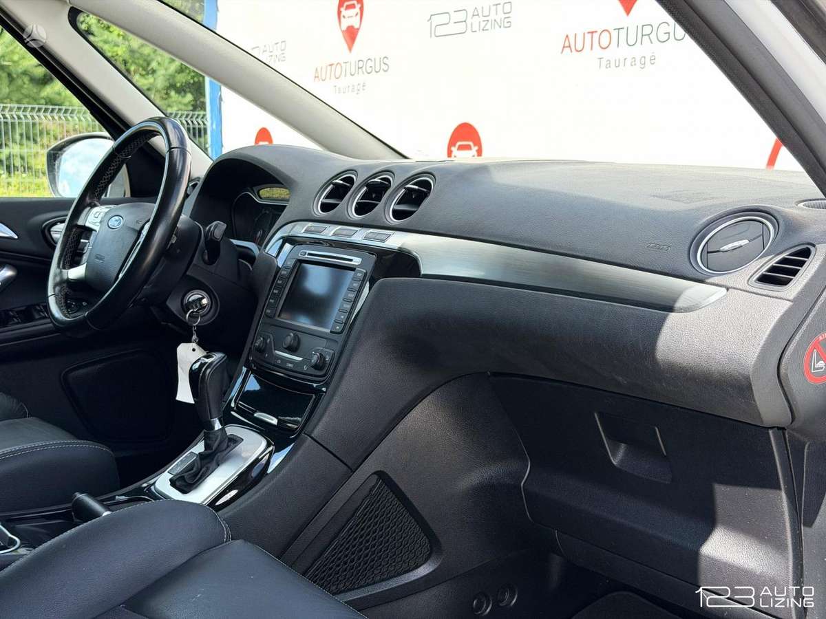 Ford S-MAX 2013 — photo 15
