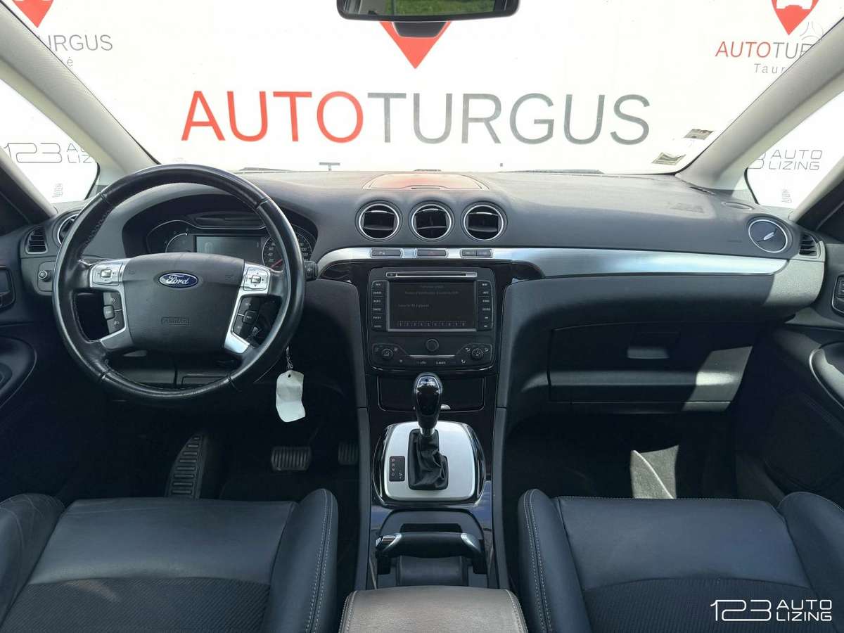 Ford S-MAX 2013 — photo 16