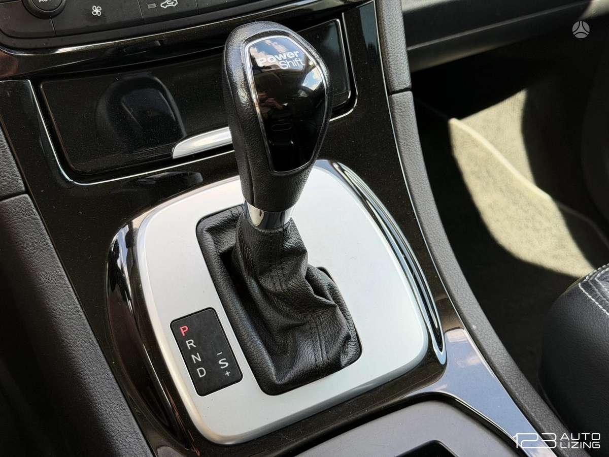 Ford S-MAX 2013 — photo 21