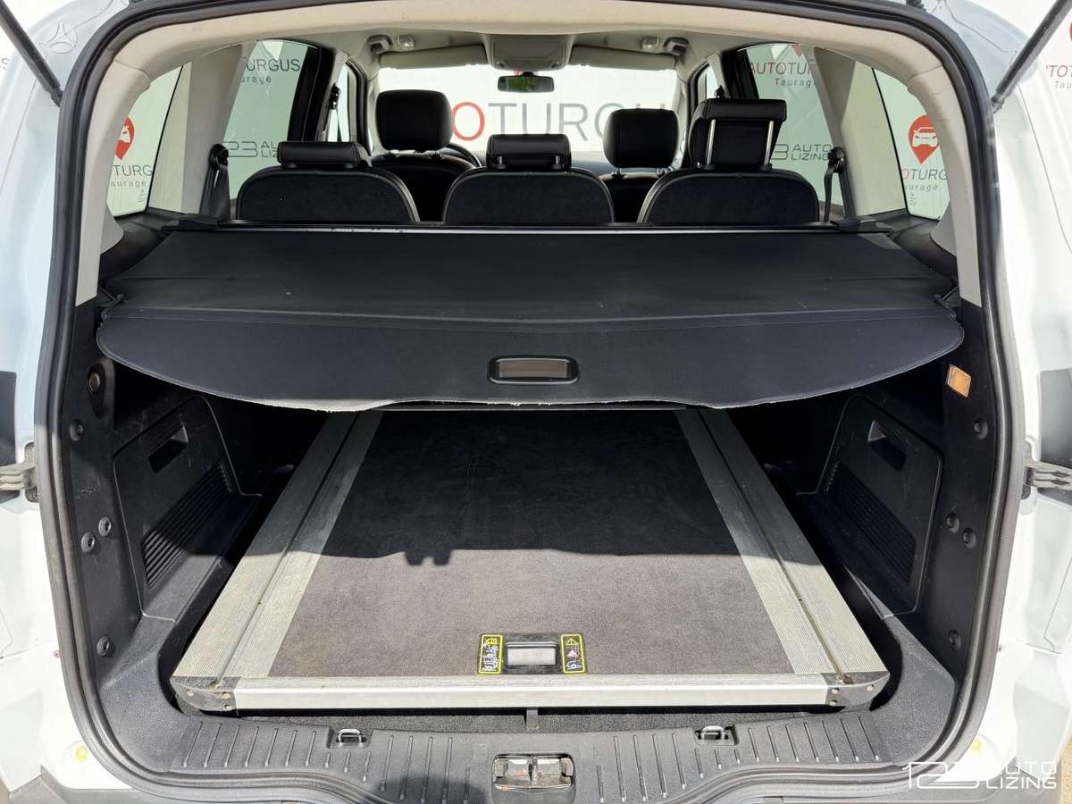 Ford S-MAX 2013 — photo 24