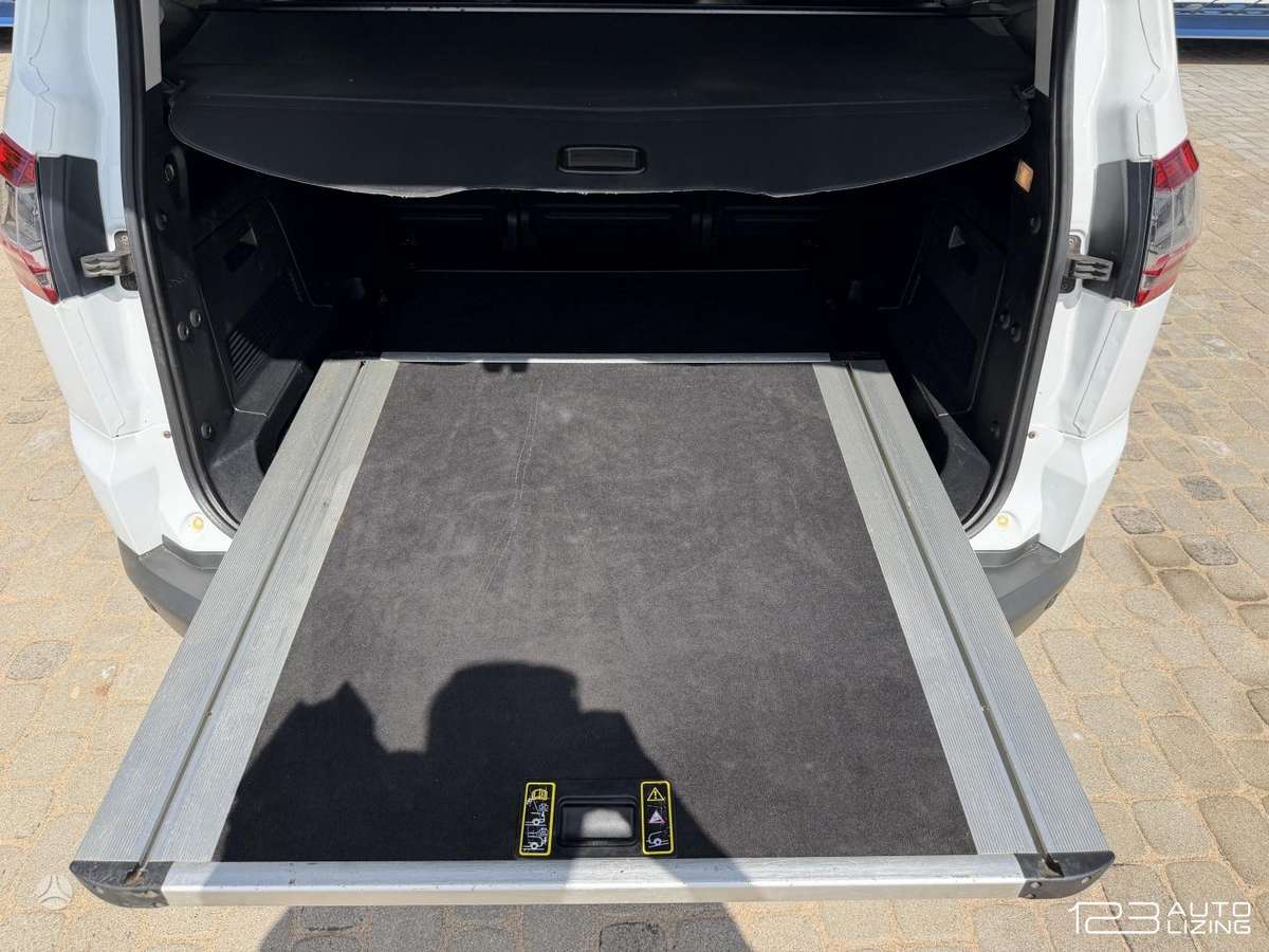 Ford S-MAX 2013 — photo 25