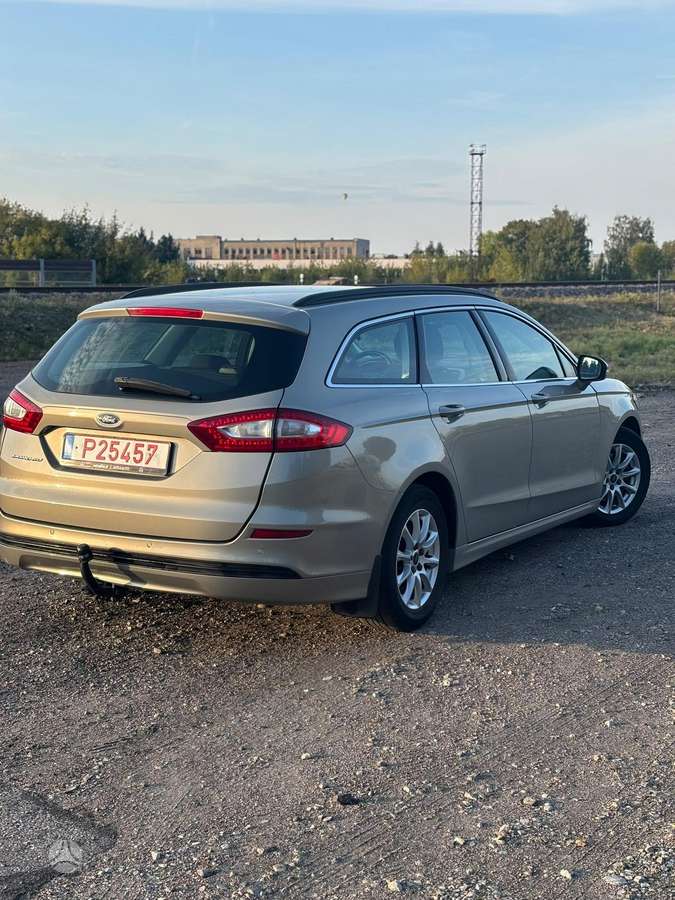 Ford Mondeo 2015 — фото 9