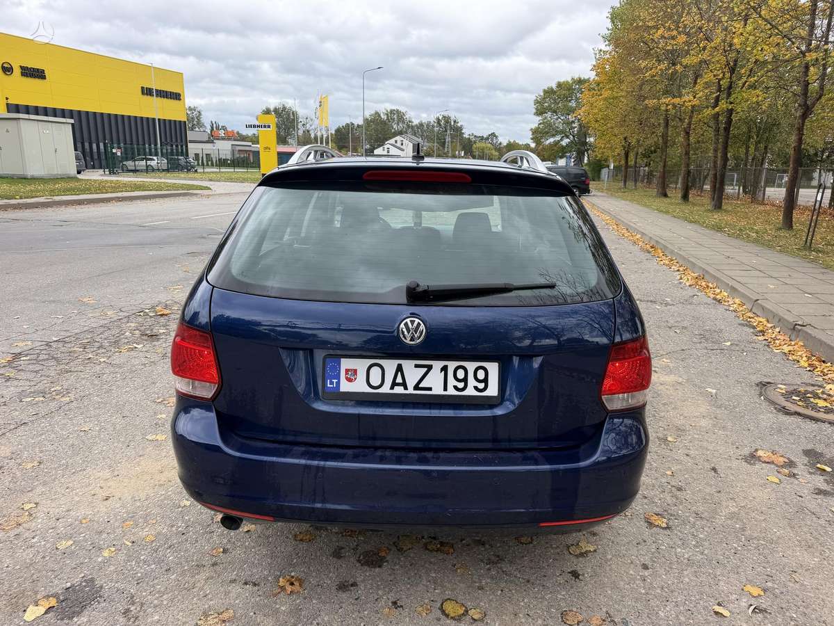 Volkswagen Golf 2010 — двигун 1598 cm³, 105 HP (77kW)