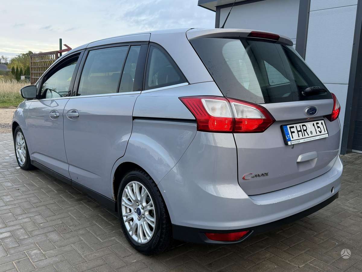 Ford Grand 2011 — салон