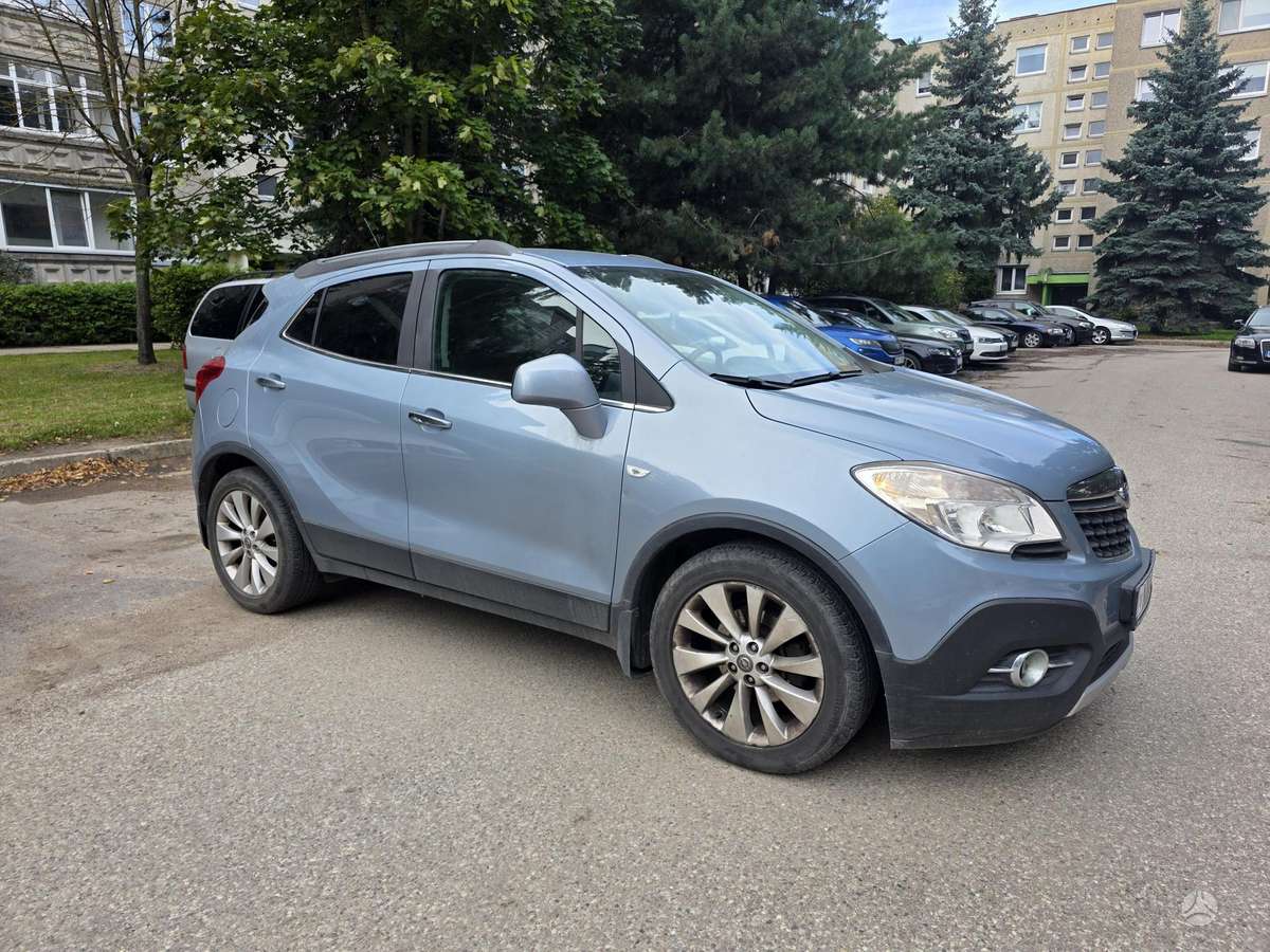 Opel Mokka 2013 — rear view