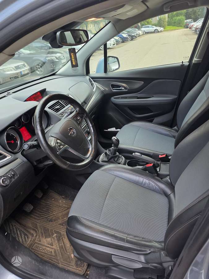 Opel Mokka 2013 — interior
