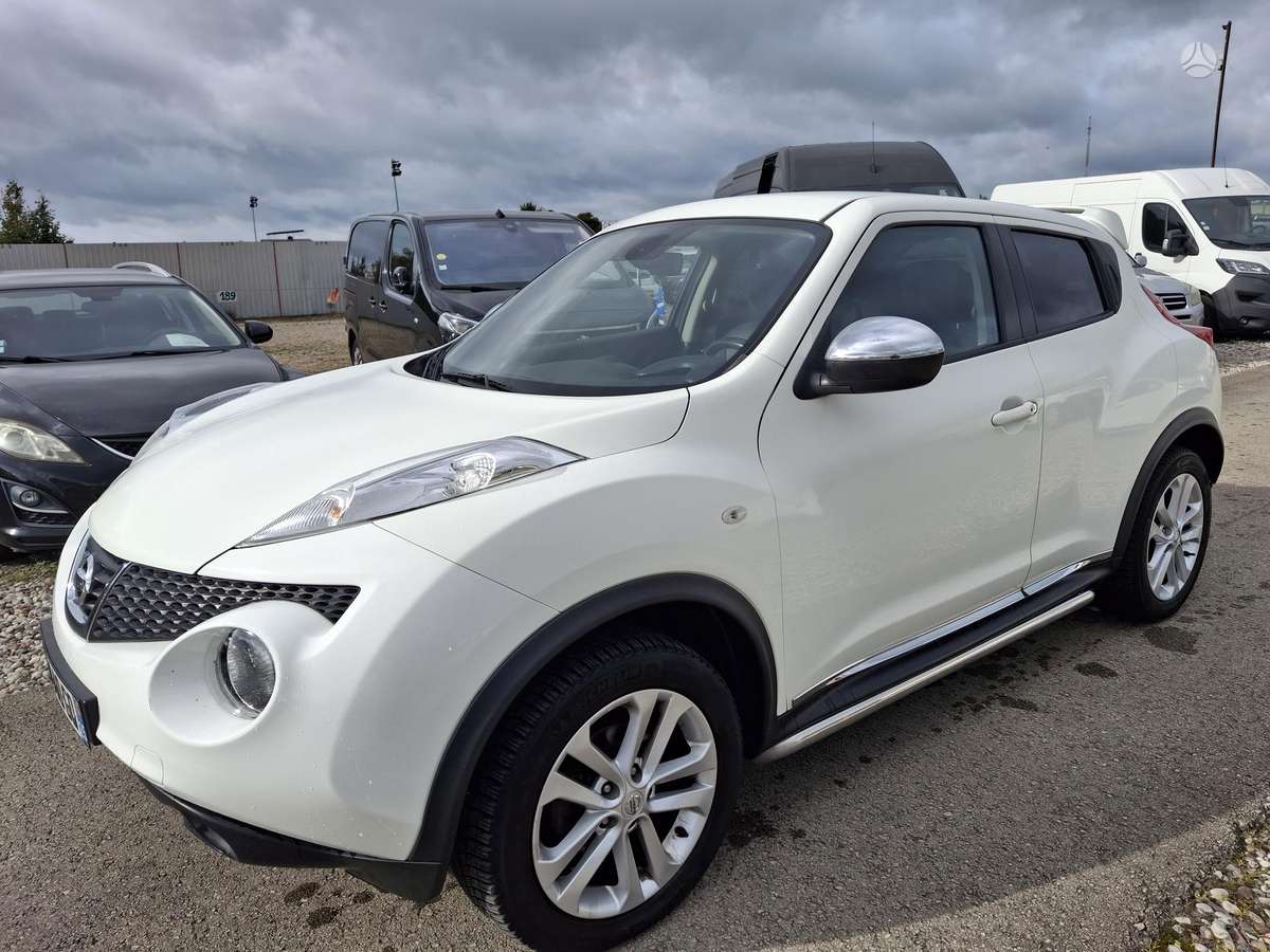 Nissan Juke 2012 — салон