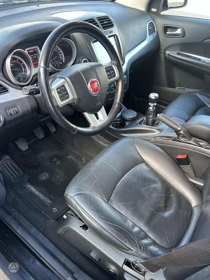 Fiat Freemont 2012 — photo 9