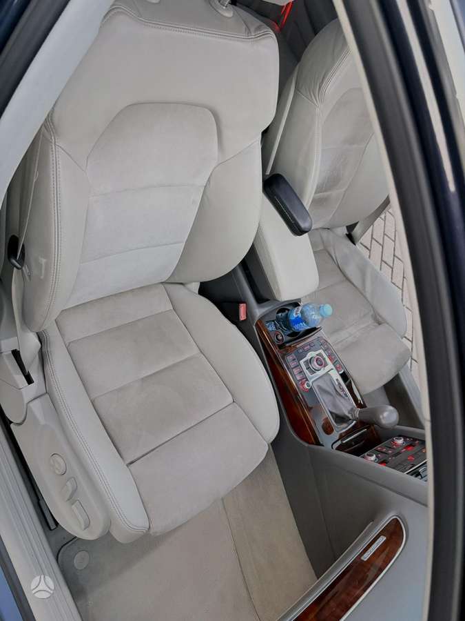Audi A6 2011 — photo 13