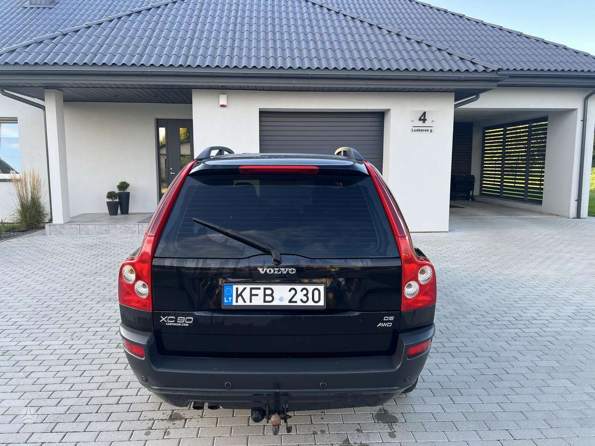 Volvo XC90 2005 — rear view