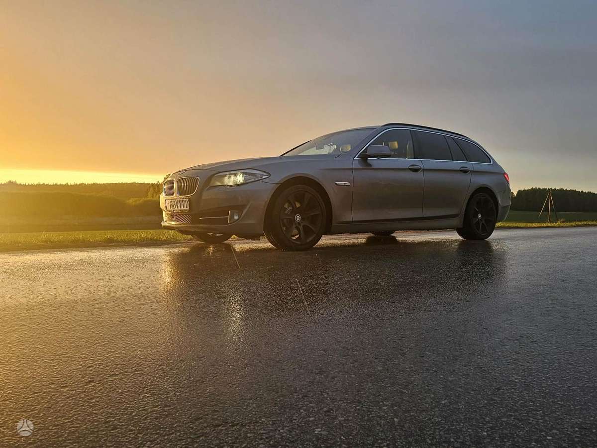 BMW 520 2012 — photo 12