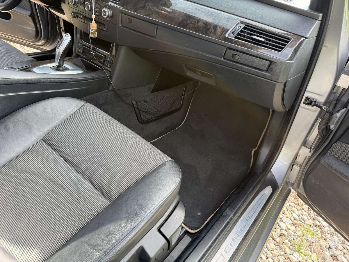 BMW 525 2009 — photo 12