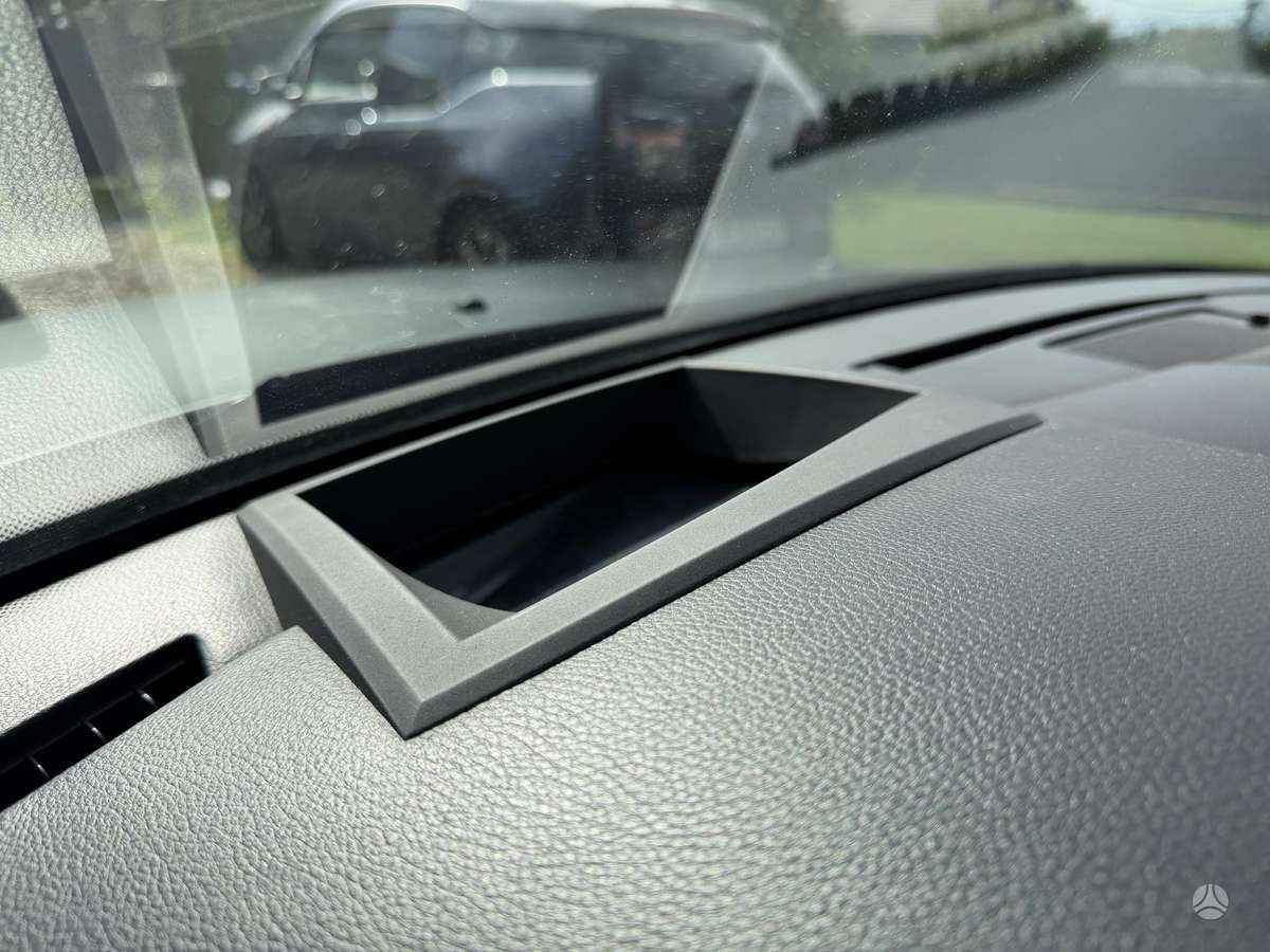 BMW 525 2009 — photo 17