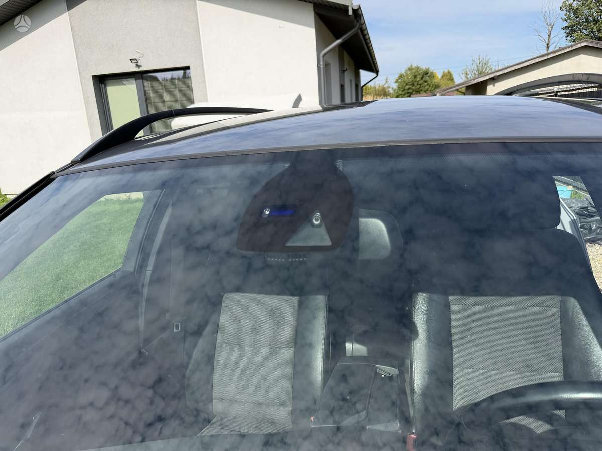 BMW 525 2009 — photo 20