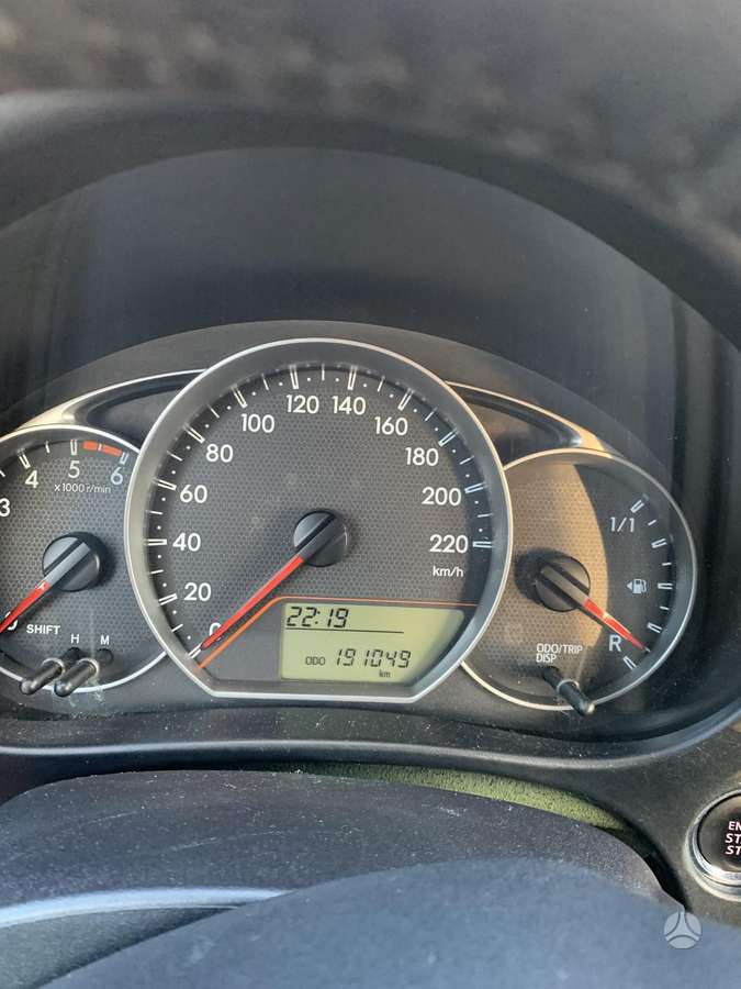 Toyota Verso-S 2011 — photo 8