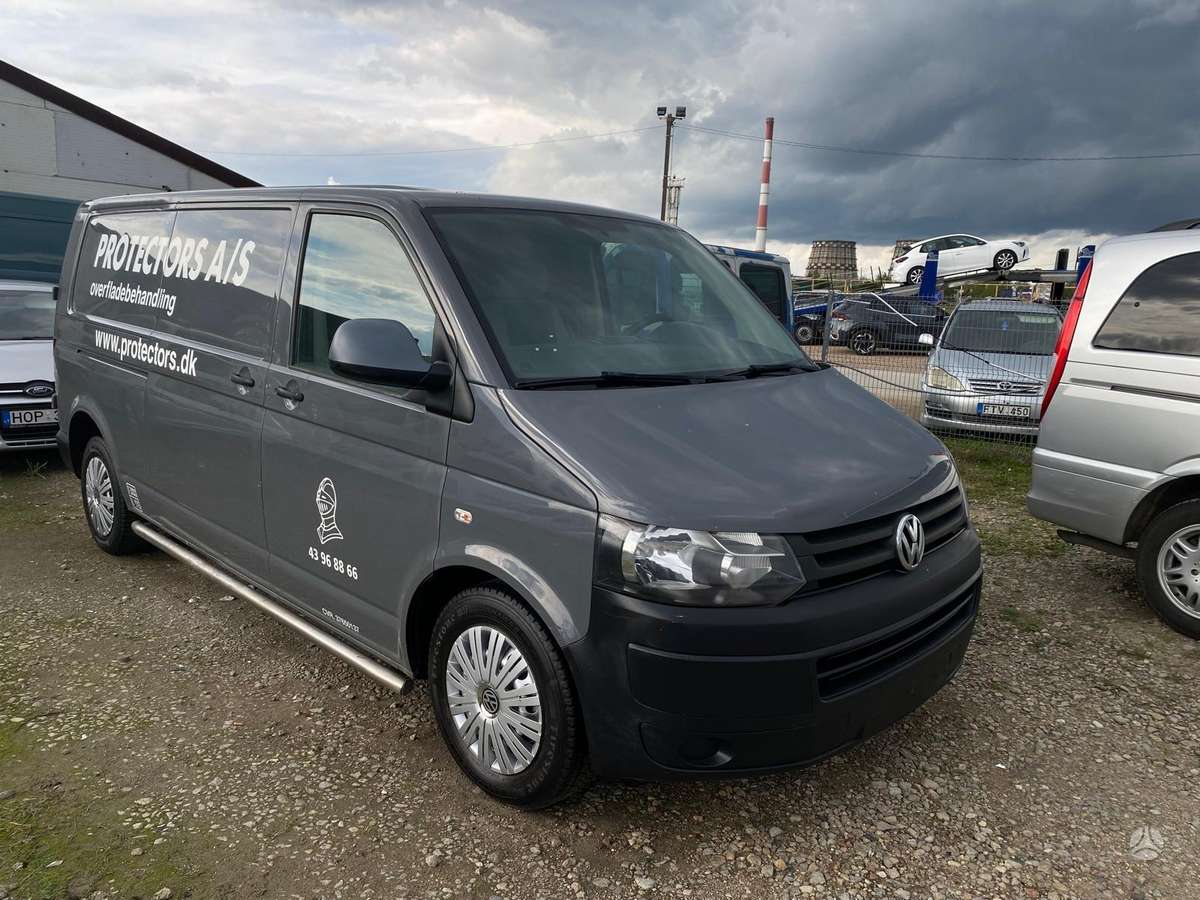 Volkswagen Transporter 2013 — вигляд ззаду